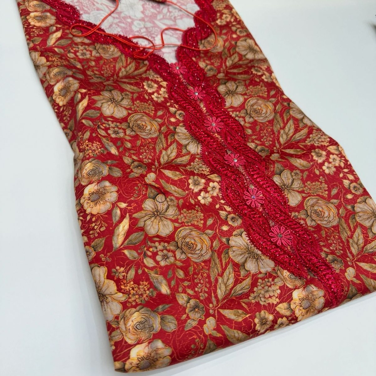 Gallery image for Cotton Satin Amoudi Lace Exclusive